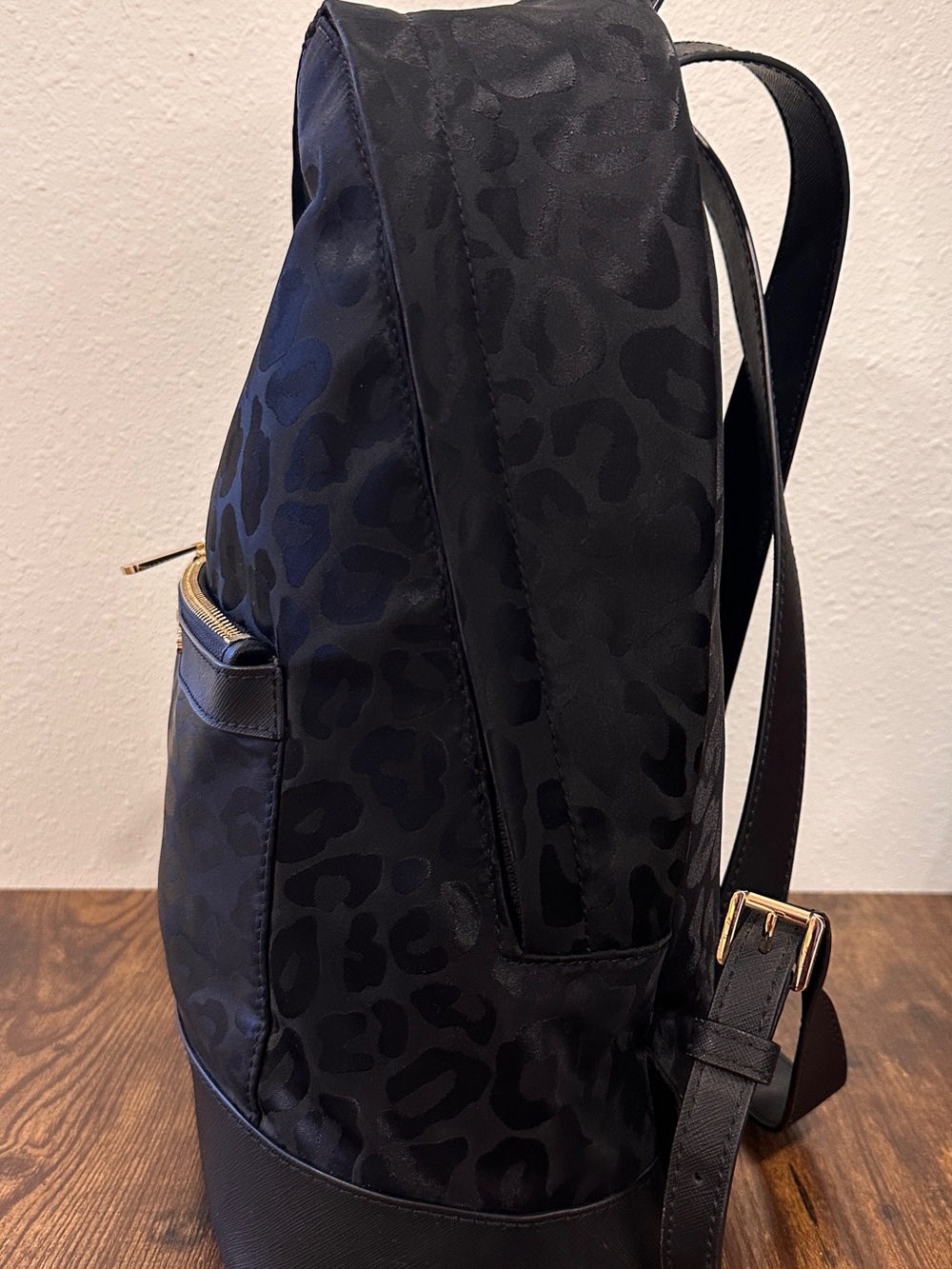NWOT Michael Kors Black Leopard-Print Nylon Backpack with Gold Hardware - Picture 3 of 8